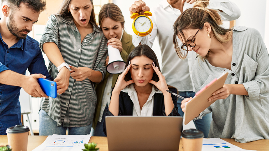 Common environmental distractions that reduce focus and productivity in daily workspaces